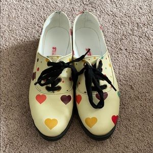 Rainbow heart lace shoes